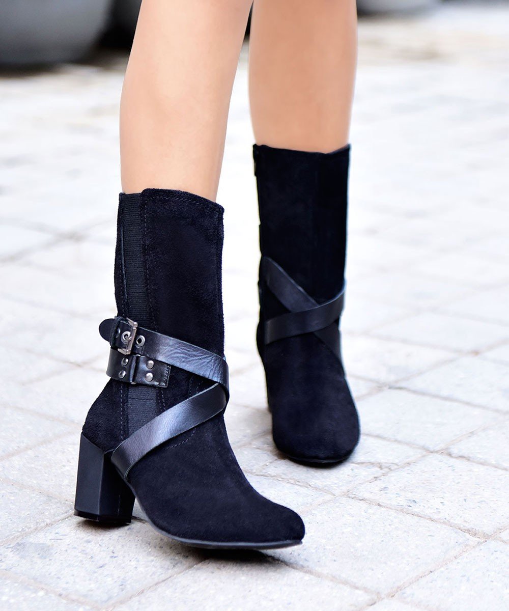 Criss cross black Calf length boots - Street Style Store