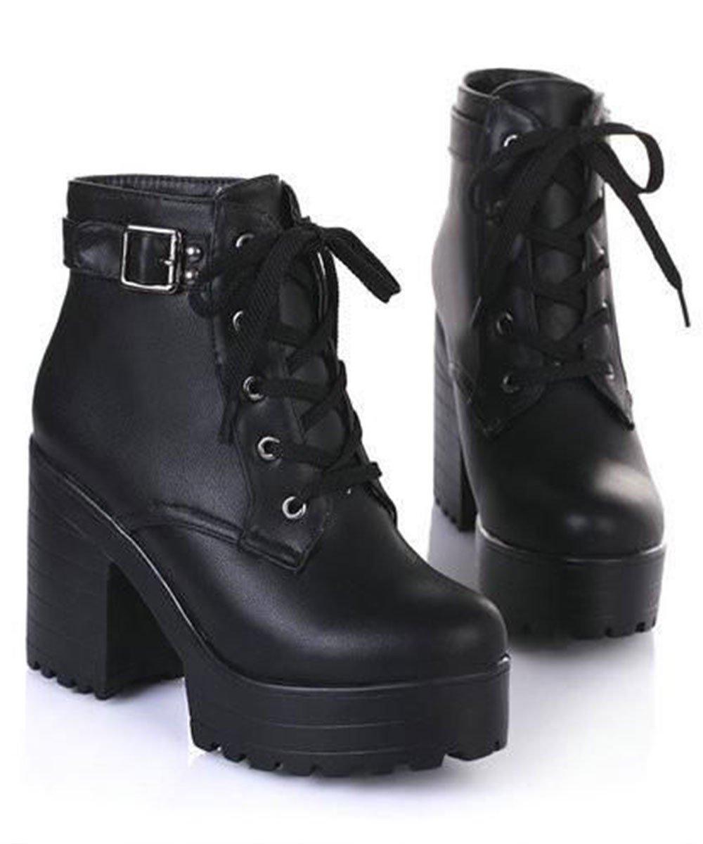 Black platform chic and stylish boots 