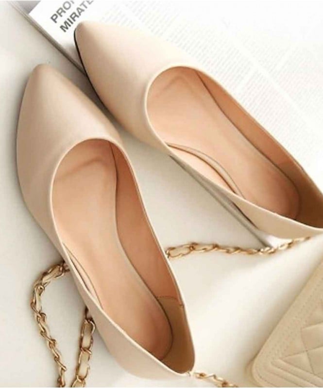 Keep it sweet and simple nude flats