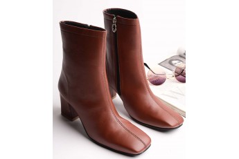 Dare to Be different Brown Boots