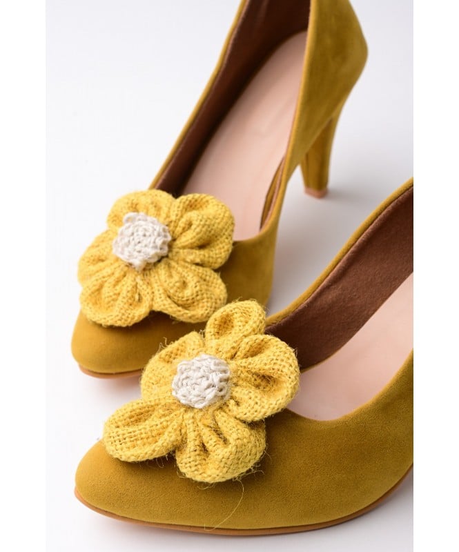 Mustard pump floral embellished heel