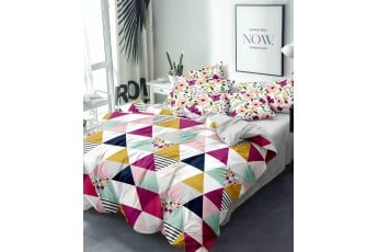 Multicolored Triangles 300 TC Polycotton 1 Double Bedsheet with 2 Pillow Covers