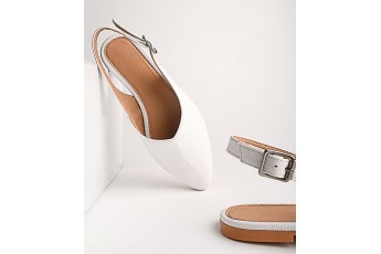 White pointed mule