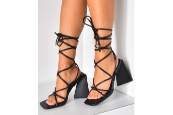 The chic black strappy heels