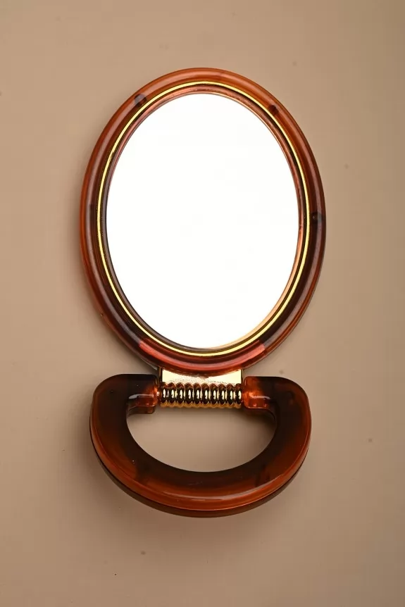 Oval shape mirror with stand