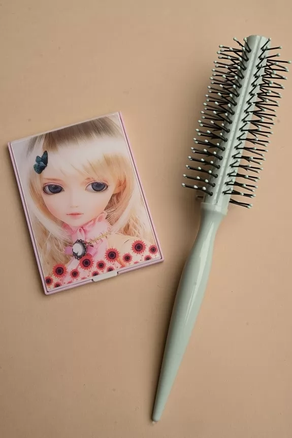 Set of 2 - Barbie mirror with round brush