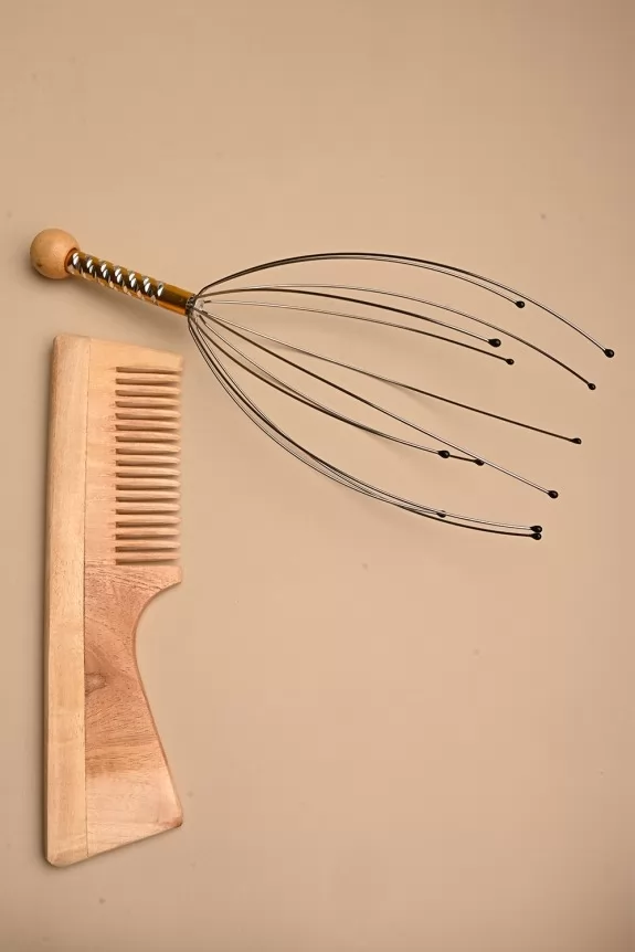 Set of 2 - Wooden comb with head massager scalp scratcher