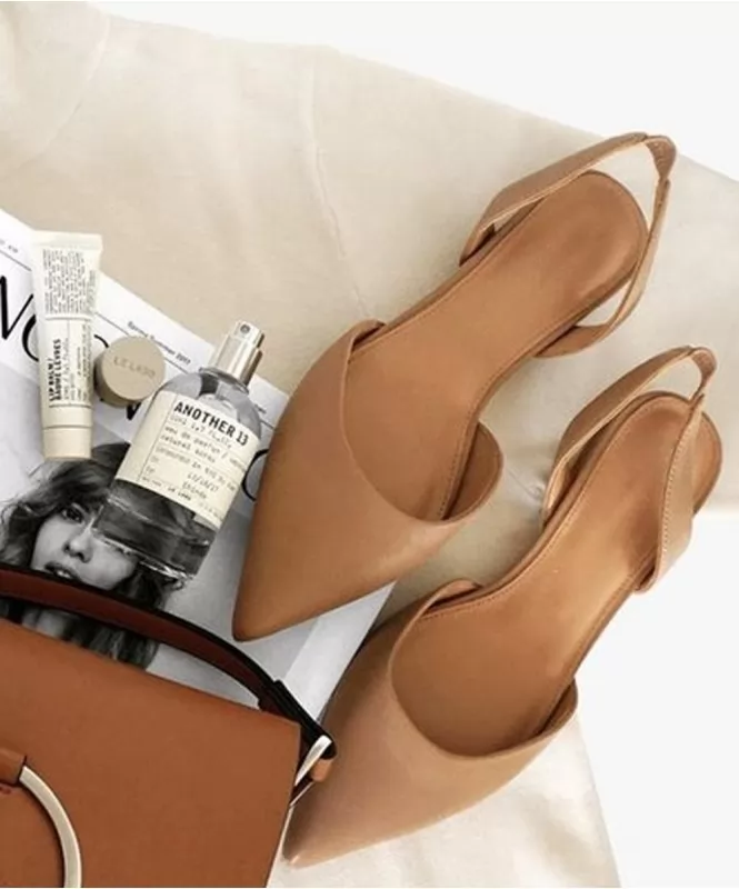 Caramel pointed flats