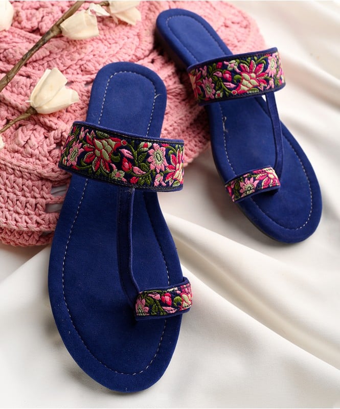 Blue beauty embroidered flats