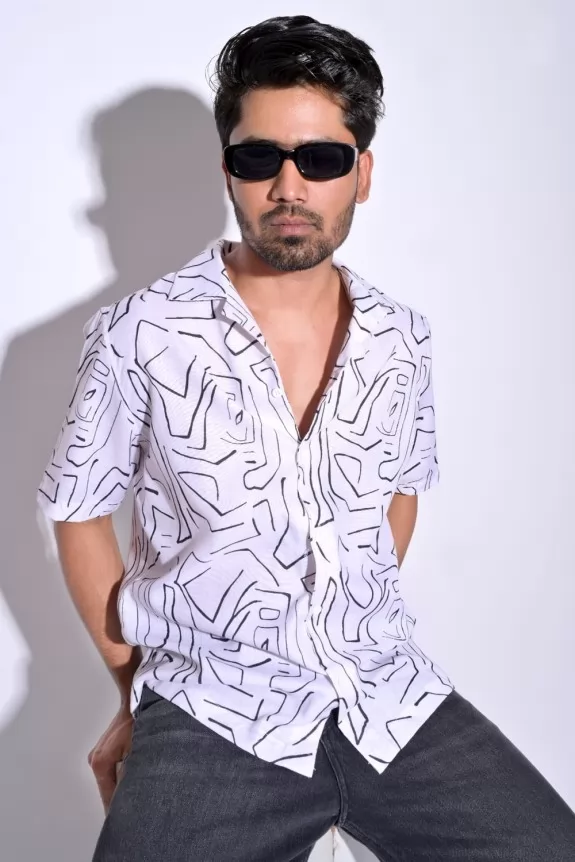 Geometric graphic short sleeve mens shirt