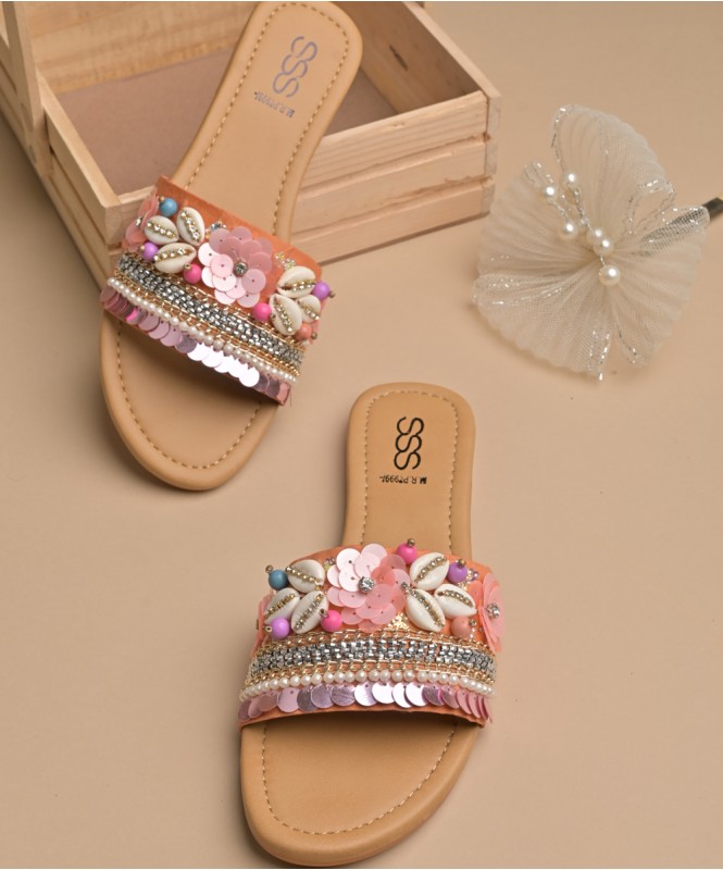 The ethnic embroidered flats 