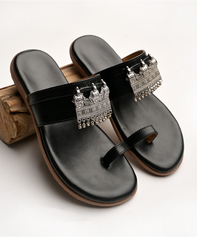 trendy black flats
