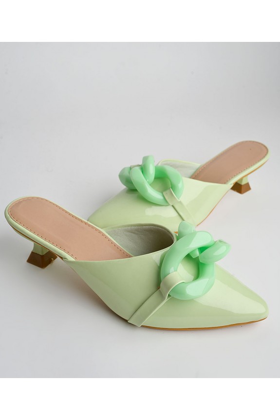 Green chain detailed heel 