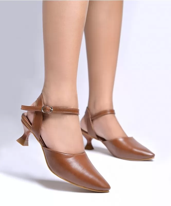 Basic brown heels 