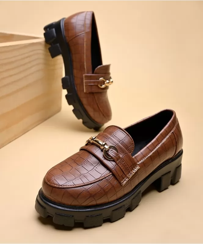 Brown croco saddle loafers