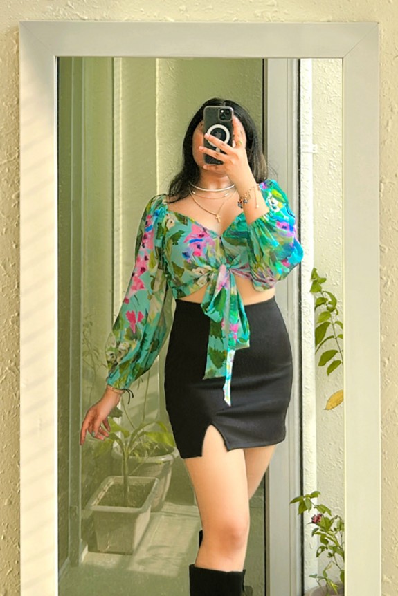 Set Of 2-Floral Front Tie Knot Crop Top With Black Short Slit Skirt