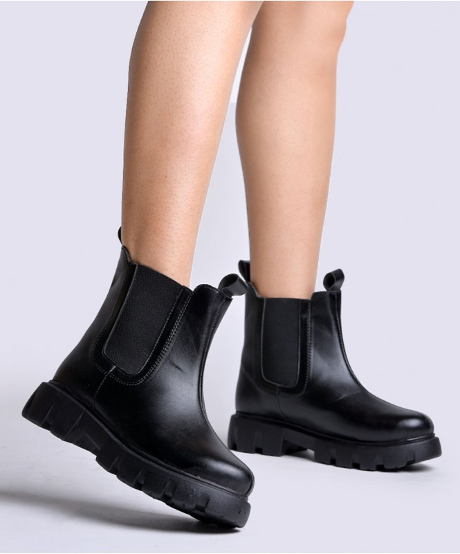 Basic sales black boots