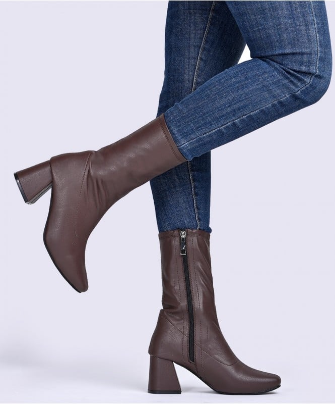 Brown basic boots 