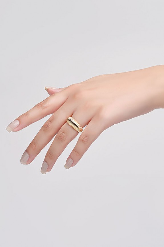French Croissant Geometric Ring