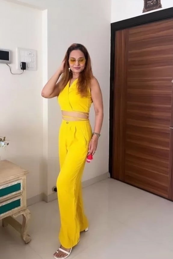 Set Of 2 - Yellow Crop Top With Trouser 